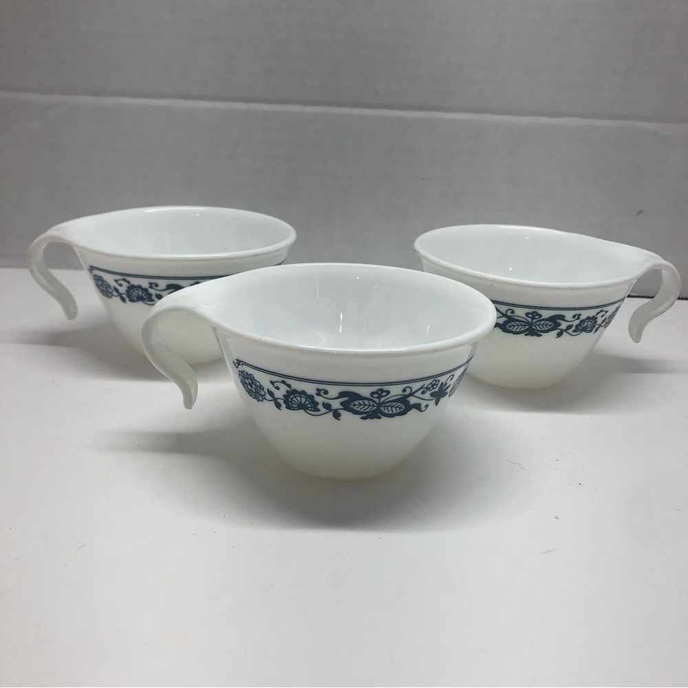 Old Town Blue Corelle Corelle, Blue Onion Design Border Hook Hdl Cup B377